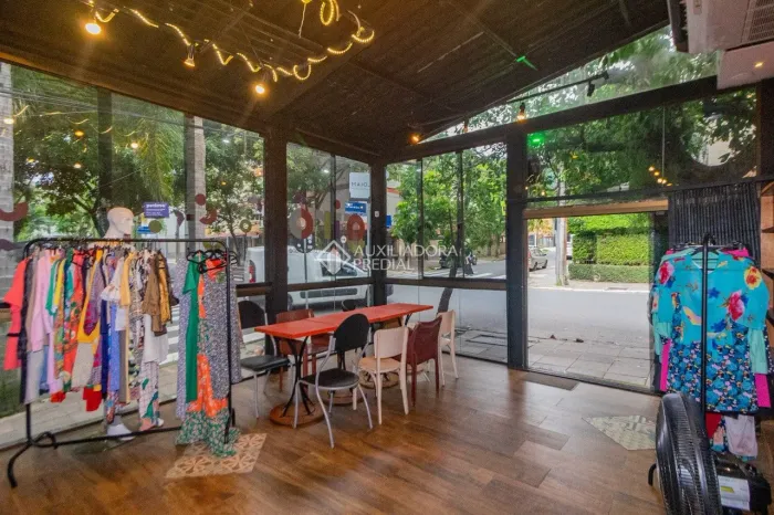 Sala ccomercial na esquina da Rua Vasco da Gama com a Rua Paraguai no bairro Bom Fim