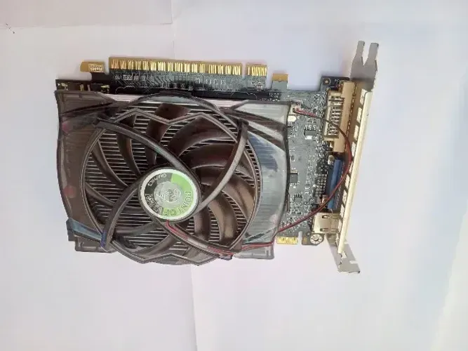 Placa de Vídeo- Geforce GTS 450 2GB DDR3