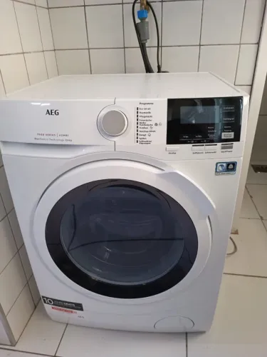 Máquina de lavar e secar AEG  220V / 50 Hz (padrão europeu)