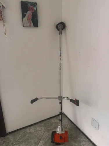 Vendo Roçadeira Still 120 muito conservada!