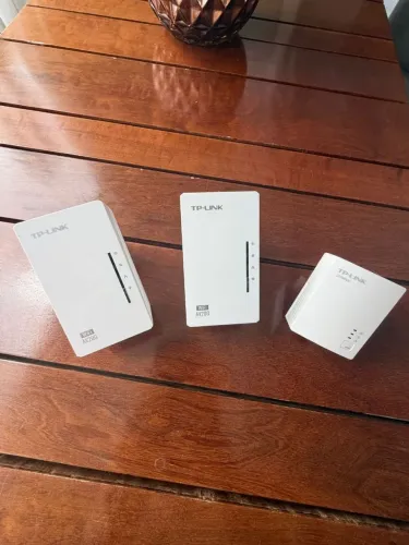 3 Extendedores de Alcance Wi-Fi Tp Link (2 TL-WPA2220 + 1 TL-PA2010) 