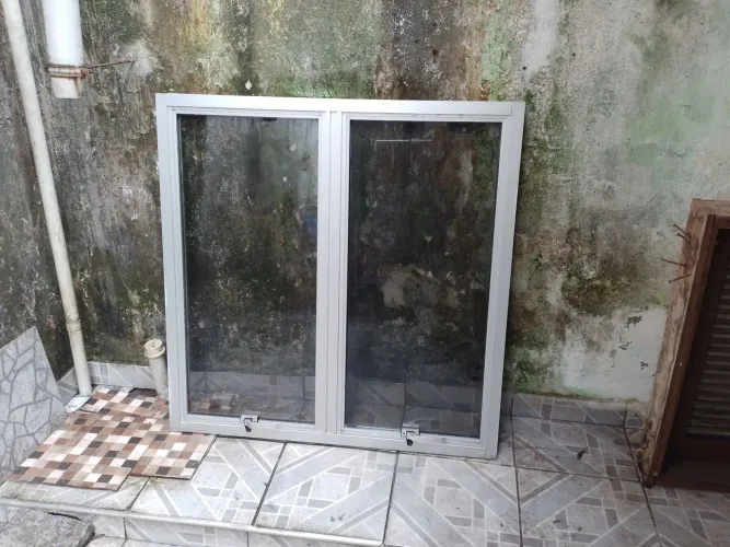 Janela Maxim Ar de Aço Inox 1m X 1m Usado