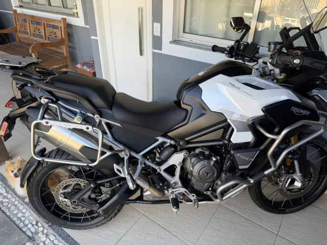 Tiger 1200 Rally Explorer 2022 completa RARIDADE