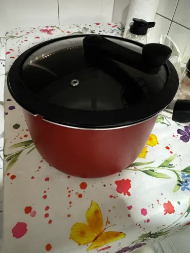 Panela pipoqueira vermelha