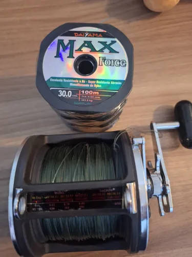 Carretilha Daiwa sealine 600h