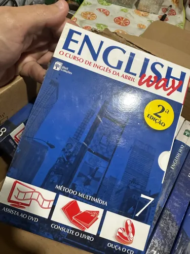 Vendo coleção de DVDs Curso de Inglês Lacrado do 7 ao 24