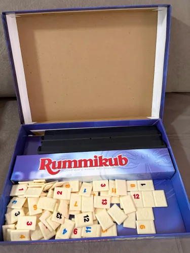 Vendo Excelente Jogo Rummikub Novo