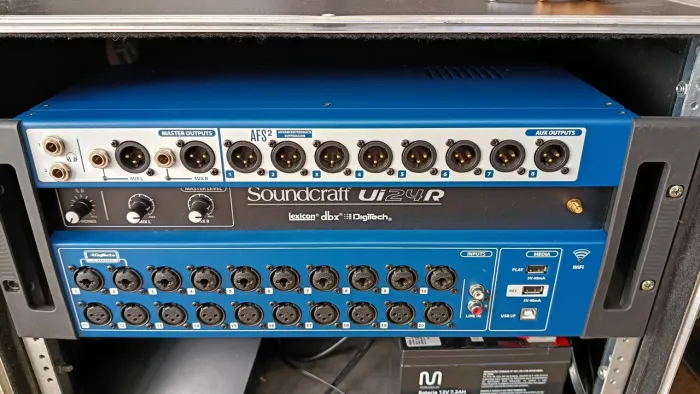 Mesa de som ui24