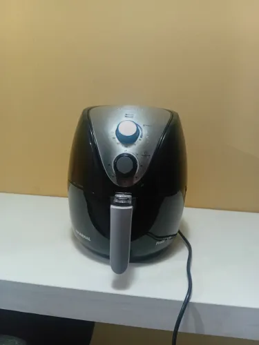 VENDO UMA AÍ FRI USADA SOMENTE DUAS VEZES SEMI NOVA