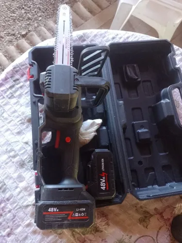 Motoserra a bateria 