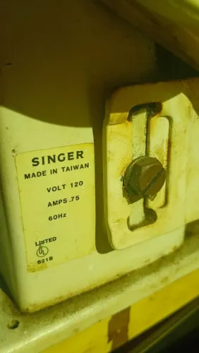 Máquina de costura Singer