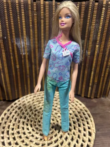 Barbie Enfermeira Mattel