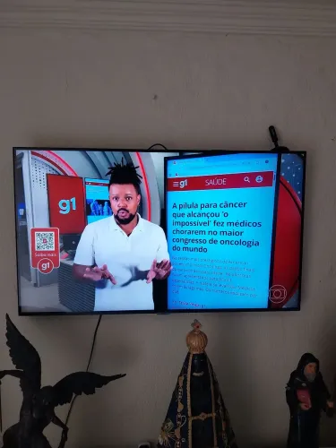 TV de 50 polegadas, Samsung 9k, comando de voz. Estado de Nova.