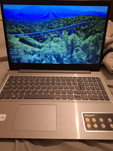 Notebook Lenovo em perfeito estado! 