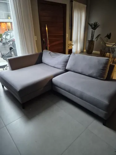 Sofá com chaise super confortável!