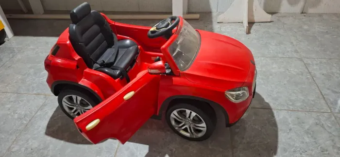 Carro elétrico infantil