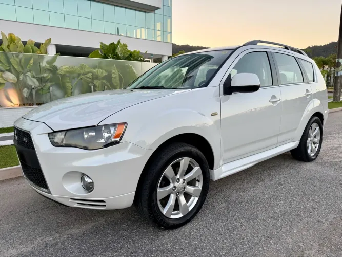 Mitsubishi Outlander 3.0/ GT 3.0 V6 Aut. 2013