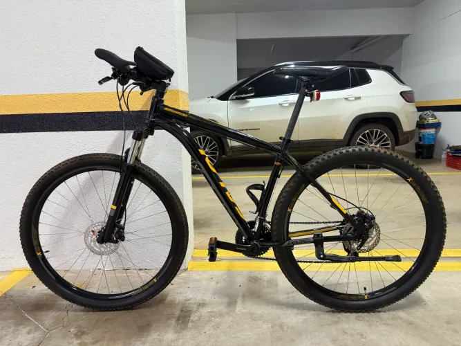 Bicicleta Caloi Explorer aro 29 tam 19