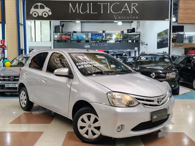 Toyota Etios X 1.3 Flex 16V 5P Mec. 2014