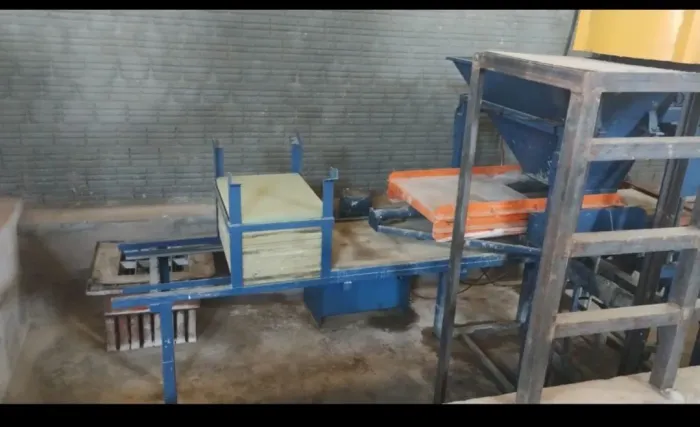 Vendo máquina de fazerlocoe pavers