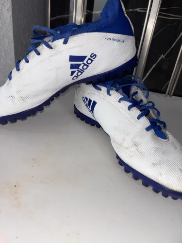 Chuteira society adidas tamanho 44