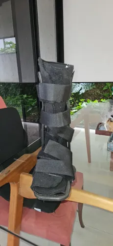 Bota ortopédica seminova