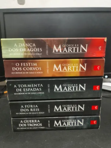 Coleção Completa - As Crônicas de Gelo e Fogo (George R. R. Martin)