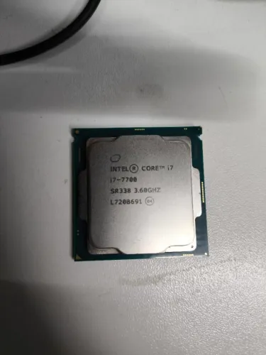 VENDO I7 DE 8 GERAÇÃO EM EXCELENTE ESTADO
