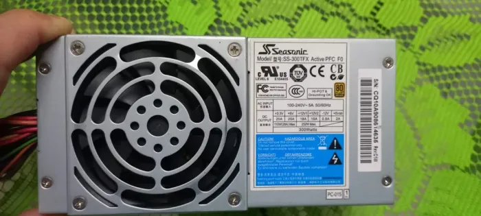 Fonte ATX Seasonic 80 Plus bronze com PFC ATIVO 300W - SS-300TFX