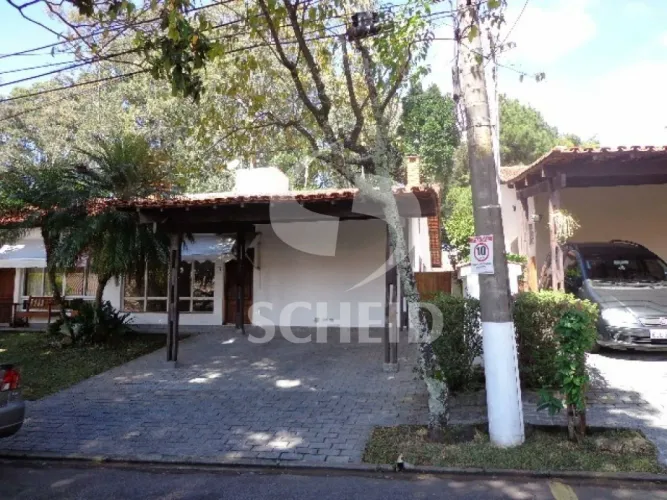 Casa a venda ,em condomínio fechado, próximo colégio santa maria .
