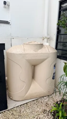 Cisterna reaproveitamento água da chuva 600L Fortlev