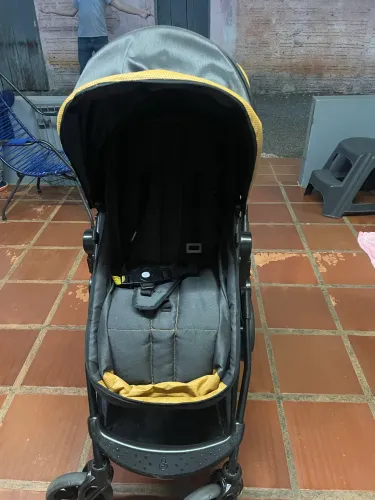 Carrinho + bebê conforto Galzerano