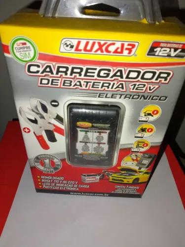 Carregador de bateria auto