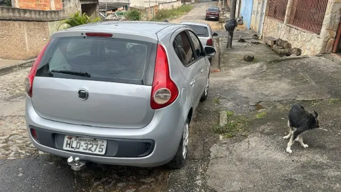 Fiat Palio Attractive 1.0 EVO Fire Flex 8V 5P 2012