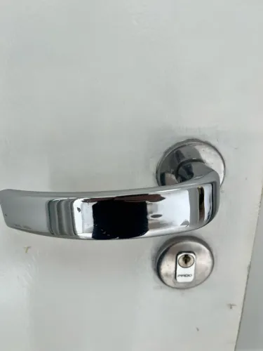 Porta com fechadura 2,10x0,80