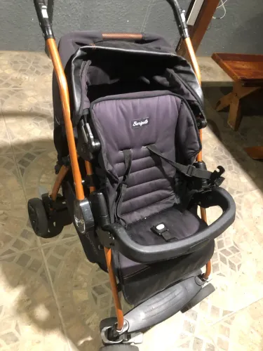 Carrinho Burigotto preto para bebês