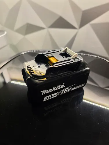 Bateria Makita 4.0mah 18v - Zerado