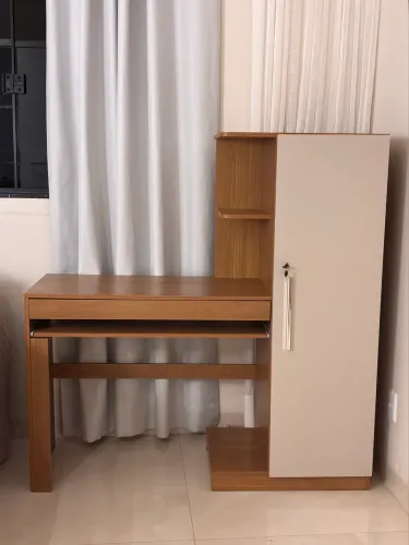 Móvel com armário