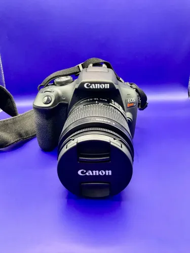 Canon EOS Rebel T7 + Lente 18-55mm IS II