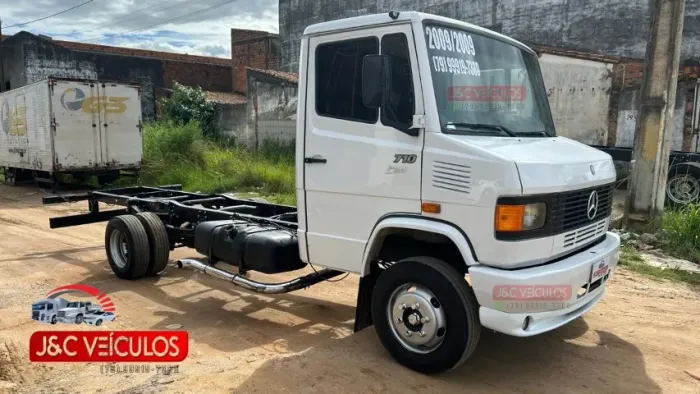 Mercedes 710 Plus (Longa)