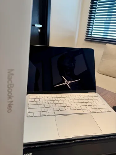 MacBook 13 Neo zerado