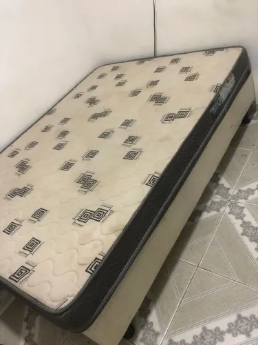 Vendo cama box de casal