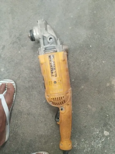 Lixadeira profissional Dewalt