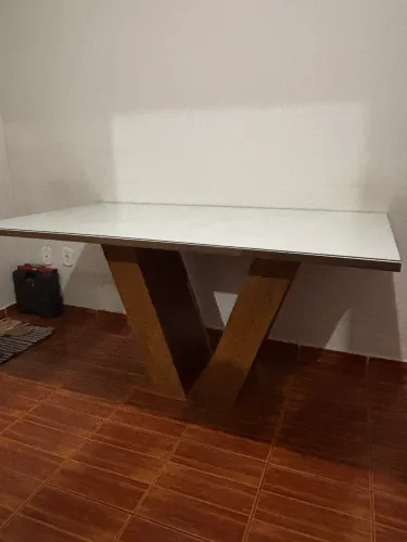 Vendo mesa de 4 a 6 lugares