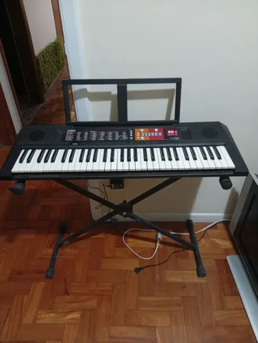 Teclado Musical Yamaha Psr F51 61 teclas com fonte e suporte X ST200