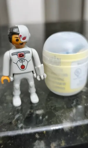 Cyborg DC Kinder Ovo Playmobil