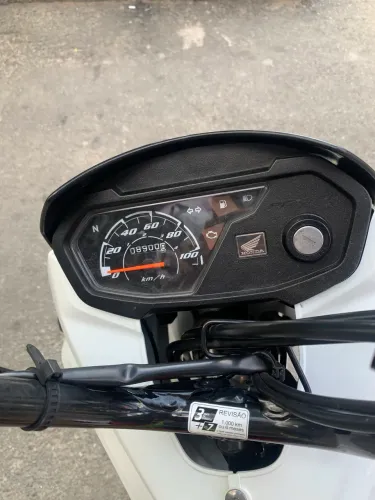 Vendo pop 110i ES 2025/26 8900 Km quitado segundo dono