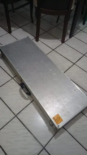 Case Rígido Para Guitarra / Baixo Hello Cases - Alumínio