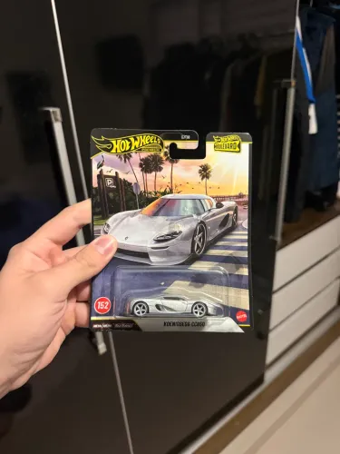 Hot wheels premium Koenigsegg cc850 Boulevard