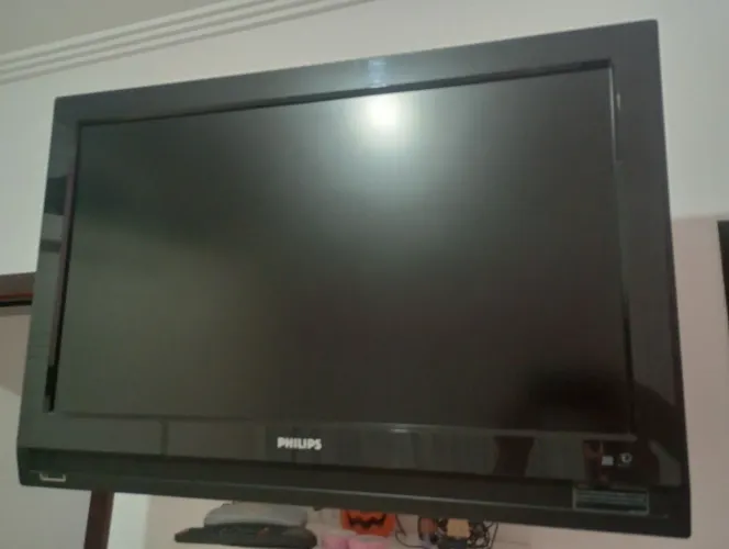 TV Philips 32" LCD com HDMI - Funcionando